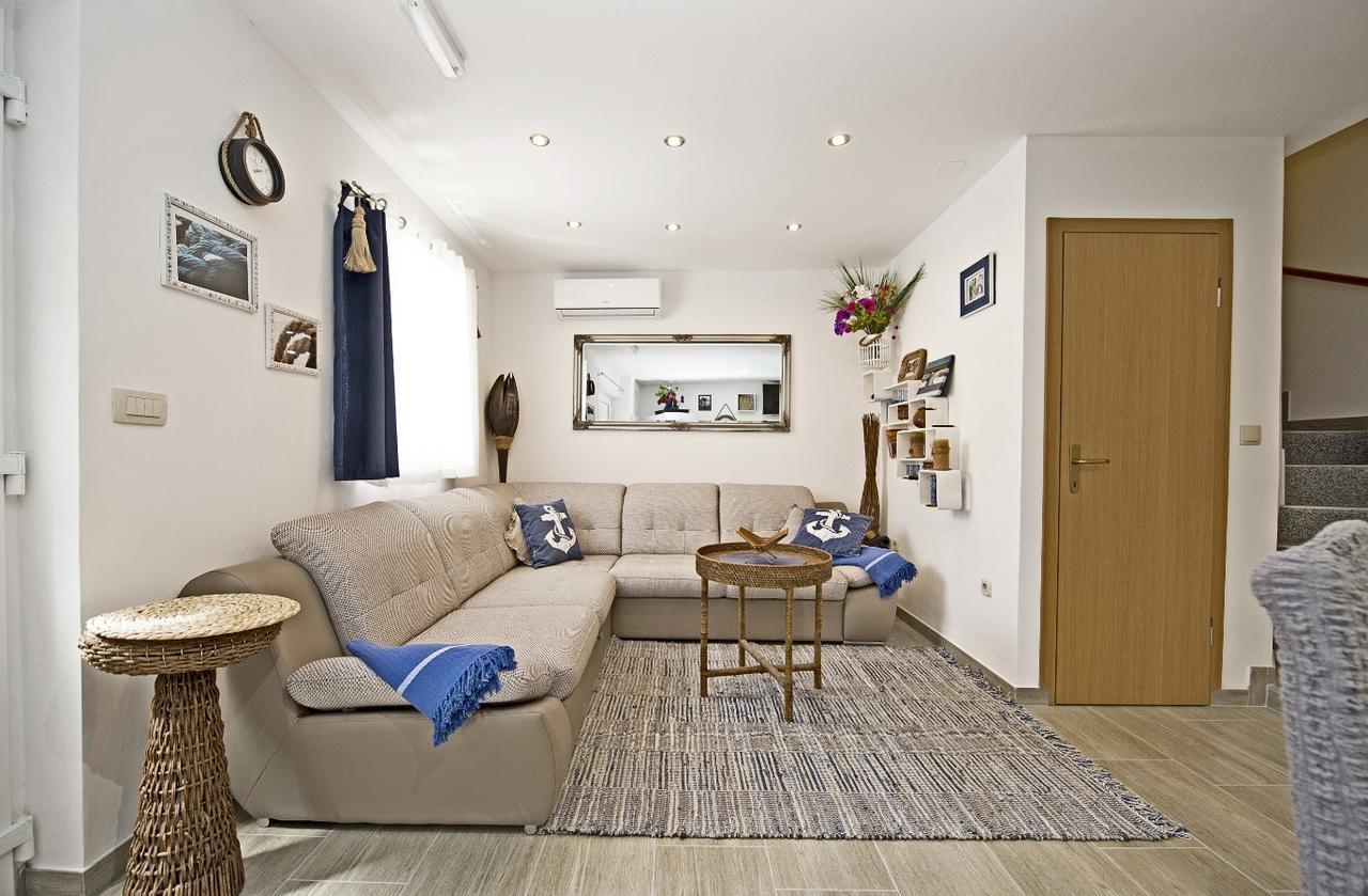 Holiday Home Listesi 1 Трогир Экстерьер фото